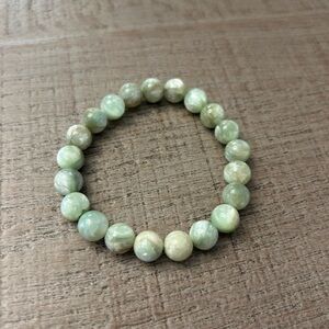 Elegant Green Jade Beaded Bracelet